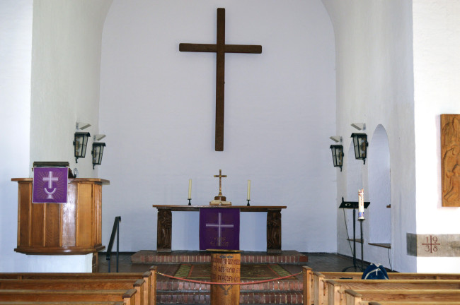 Altar Adventskirche Neuaubing